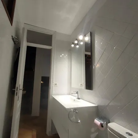 아파트 Quiet Duplex Close To The